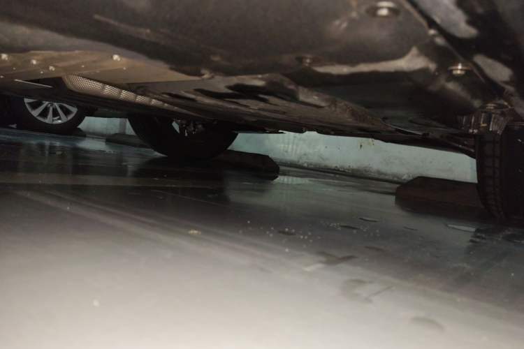 Used BMW 5 Series 2025 525Li M Sport Package Chassis Front Left