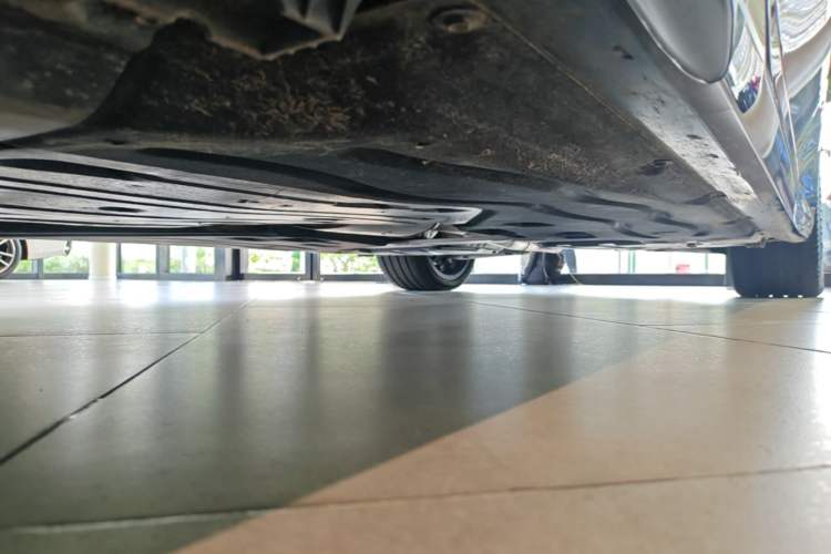 Used BMW 5 Series 2025 530Li Luxury Edition M Sport Package Chassis Front Left
