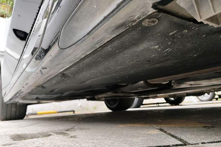 Used BMW 5 Series 2025 530Li Luxury Edition M Sport Package Chassis Front Right
