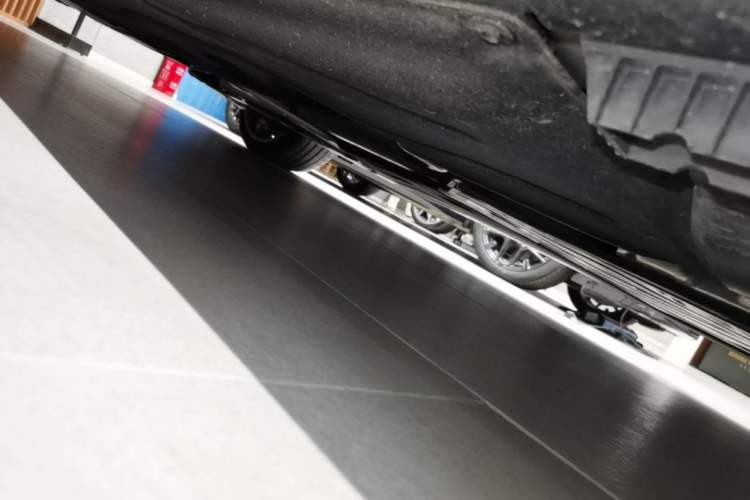 Used BMW 5 Series 2025 530Li Luxury Edition M Sport Package Chassis Front Right