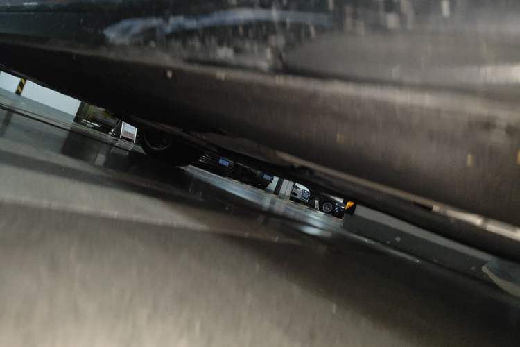 Used BMW 5 Series 2025 530Li Luxury Edition M Sport Package Chassis Front Right