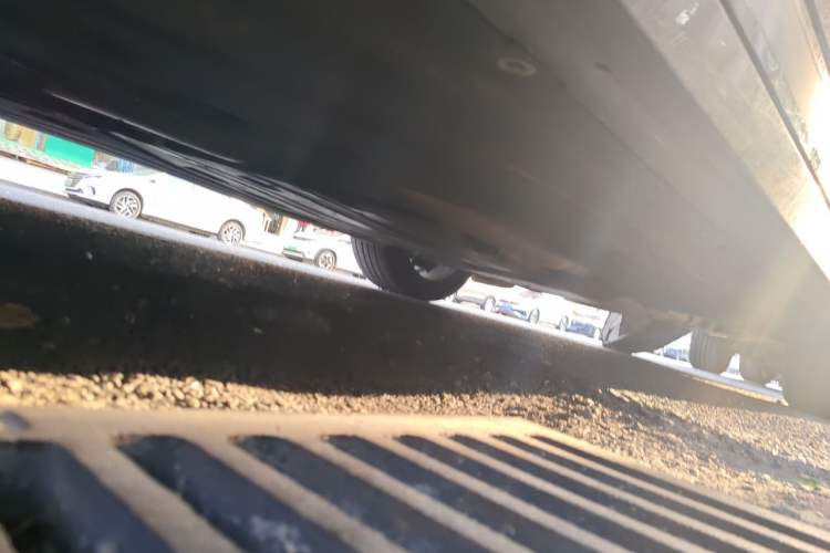 Used BMW 5 Series 2025 530Li Leading Model M Sport Package Chassis Front Right