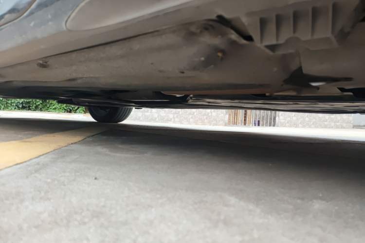 Used BMW 5 Series 2025 530Li Leading Model M Sport Package Chassis Front Right