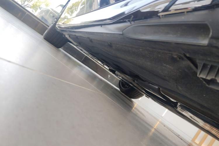 Used BMW 5 Series 2025 530Li Luxury Edition M Sport Package Chassis Front Right