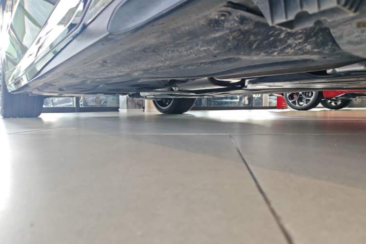 Used BMW 5 Series 2025 530Li Luxury Edition M Sport Package Chassis Front Right