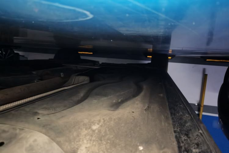 Used BMW 5 Series 2025 525Li M Sport Package Chassis Front Right