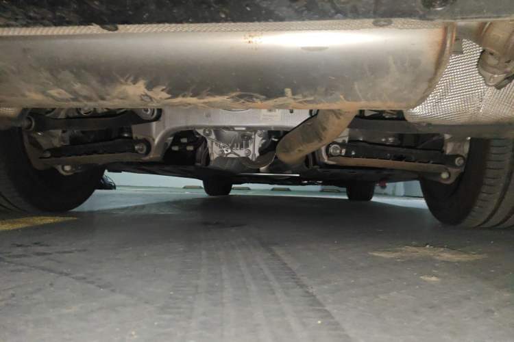 Used BMW 5 Series 2025 530Li Luxury Edition M Sport Package Chassis Rear