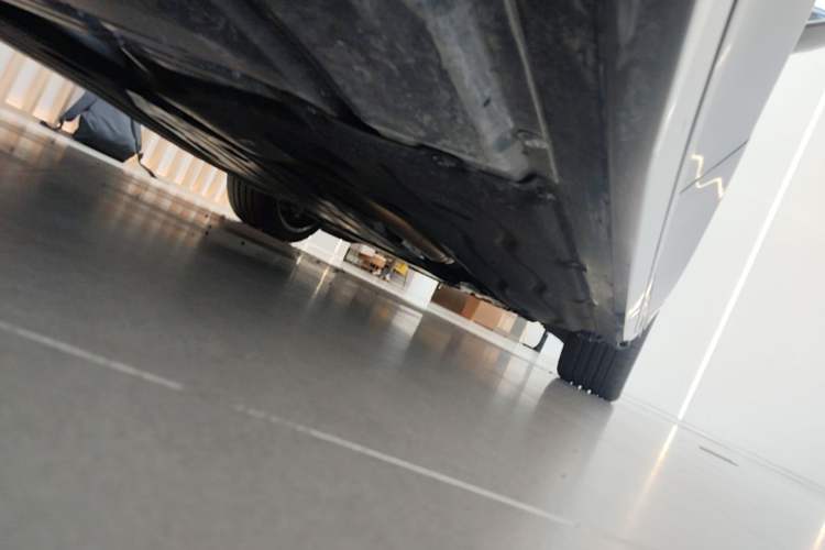 Used BMW 5 Series 2025 530Li Luxury Edition M Sport Package Chassis Rear Right