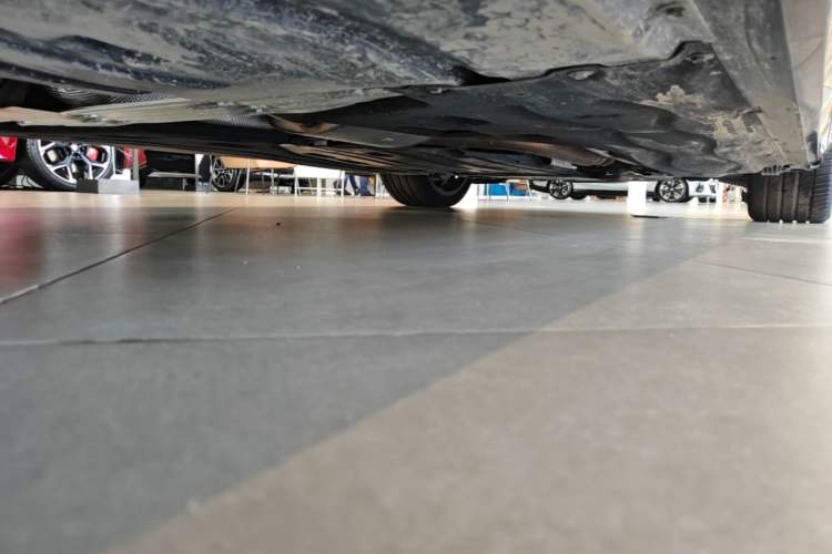 Used BMW 5 Series 2025 530Li Luxury Edition M Sport Package Chassis Rear Right