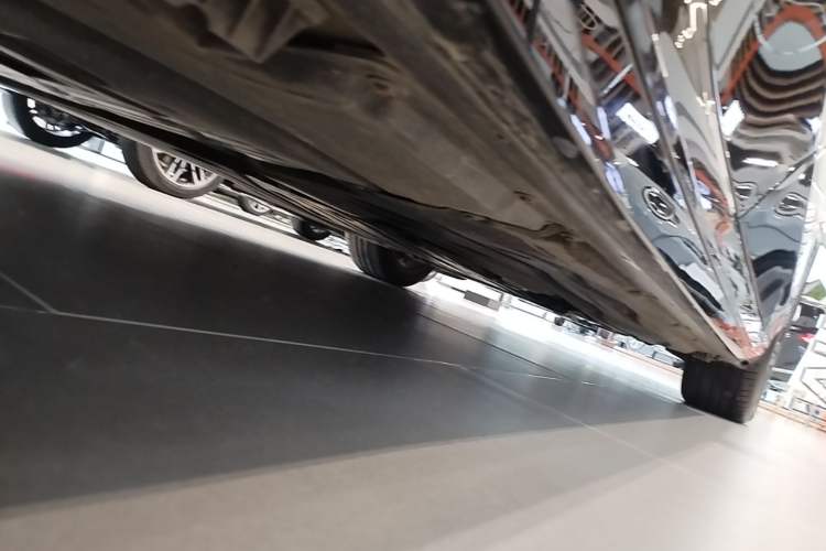 Used BMW 5 Series 2025 530Li Leading Model M Sport Package Chassis Rear Right