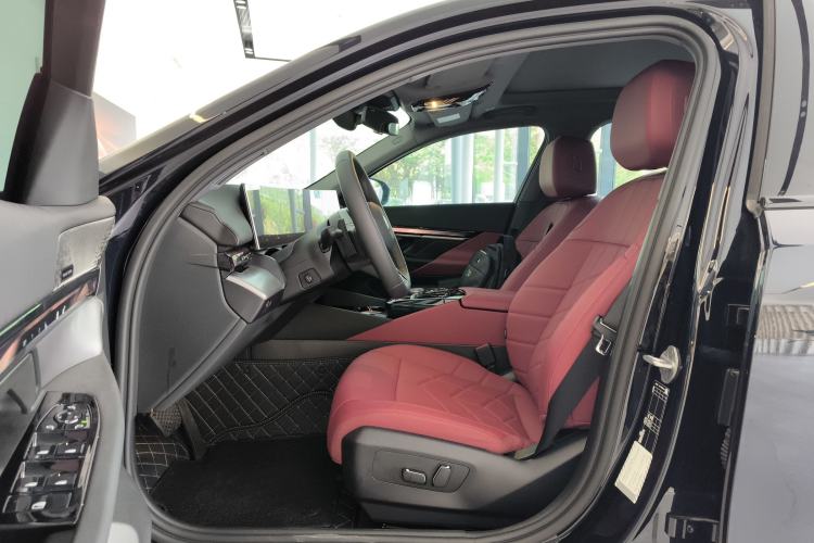 Used BMW 5 Series 2025 530Li Leading Model M Sport Package Driver Seat