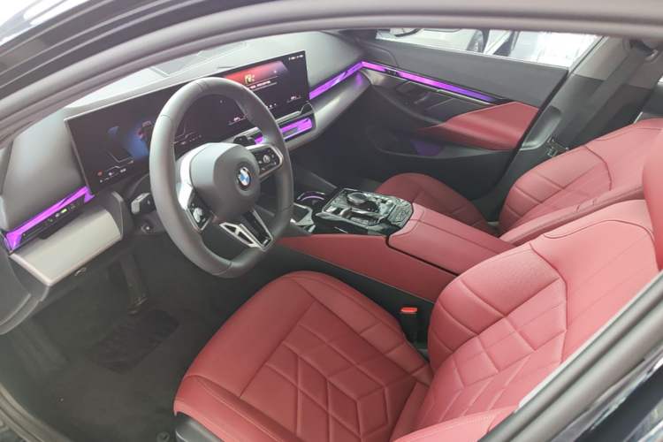 Used BMW 5 Series 2025 525Li M Sport Package Driver Seat