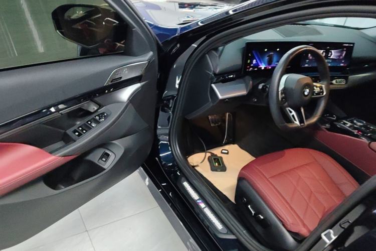 Used BMW 5 Series 2025 530Li Leading Model M Sport Package Driver Seat
