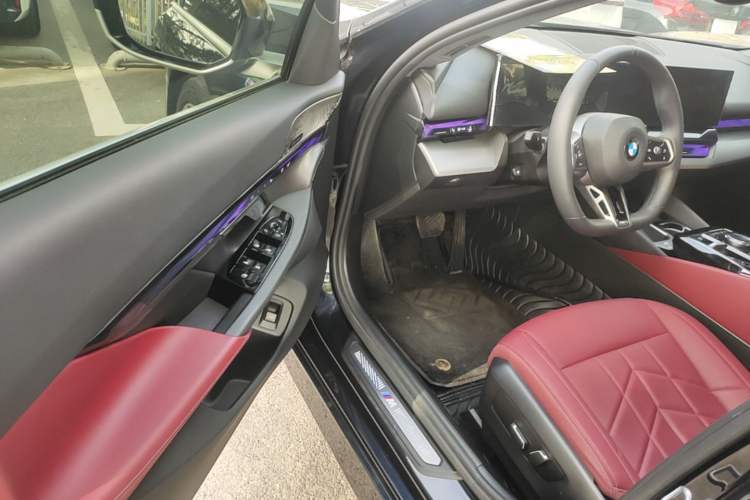 Used BMW 5 Series 2025 530Li Leading Model M Sport Package Driver Seat