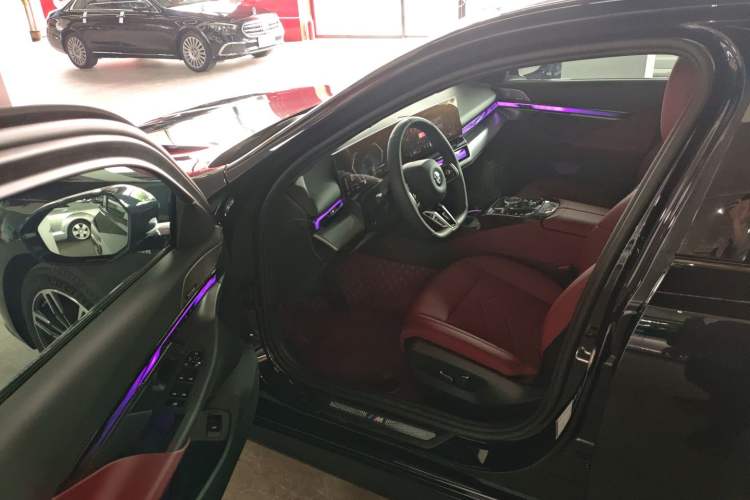 Used BMW 5 Series 2025 530Li Leading Model M Sport Package Driver Seat