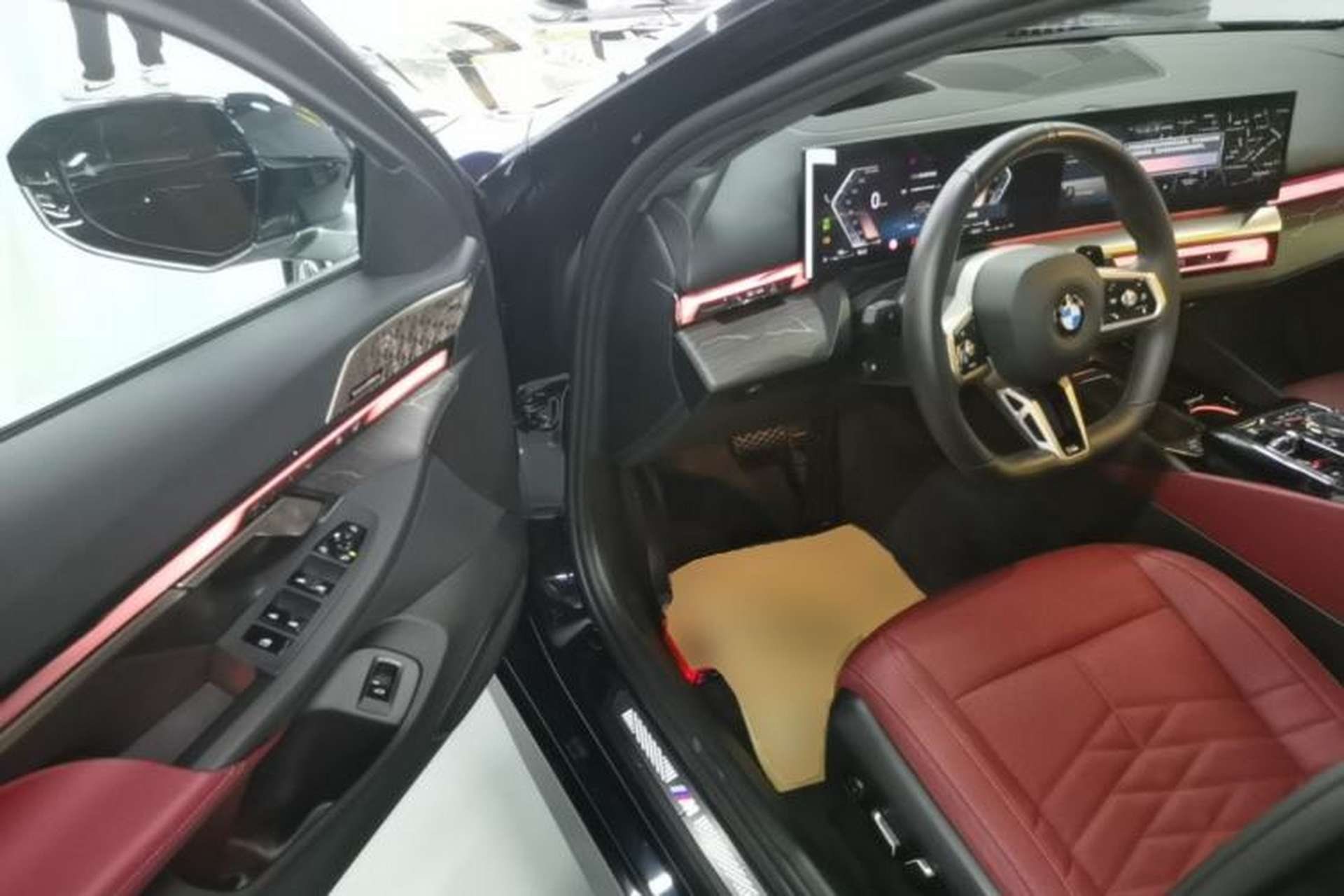 Used BMW 5 Series 2025 530Li Luxury Edition M Sport Package Driver Seat