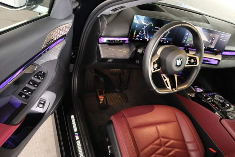 Used BMW 5 Series 2025 530Li Luxury Edition M Sport Package Driver Seat