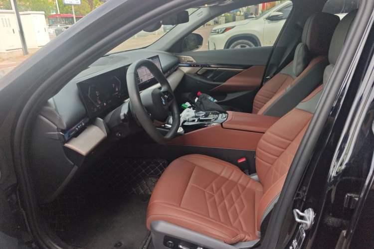 Used BMW 5 Series 2025 530Li Luxury Edition Premium Package Driver Seat