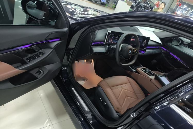 Used BMW 5 Series 2025 525Li Luxury Package Driver Seat