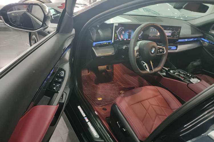 Used BMW 5 Series 2025 530Li Leading Model M Sport Package Driver Seat