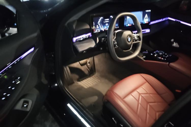 Used BMW 5 Series 2025 525Li Luxury Package Driver Seat