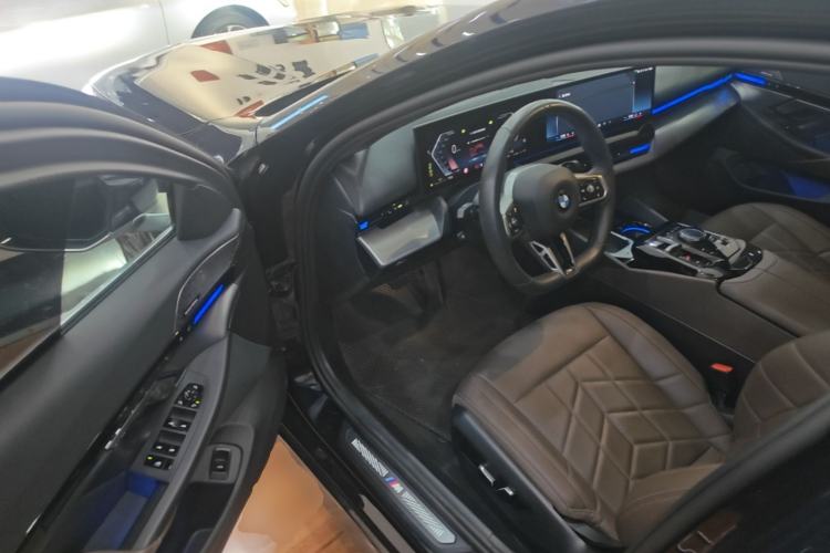 Used BMW 5 Series 2025 525Li M Sport Package Driver Seat