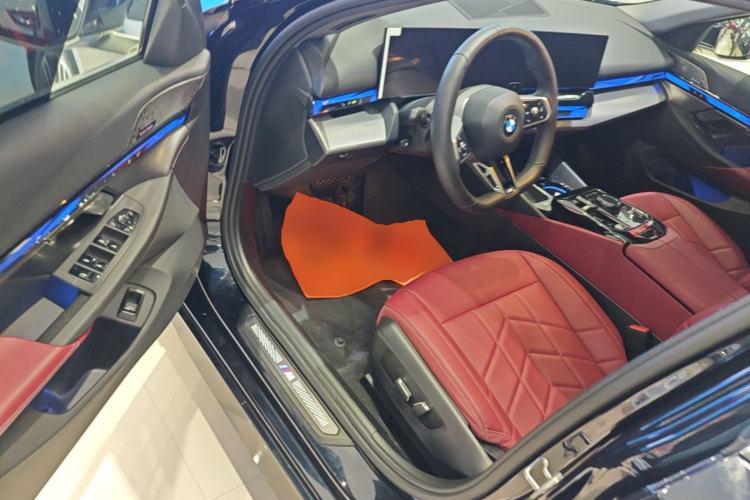 Used BMW 5 Series 2025 530Li Leading Model M Sport Package Driver Seat