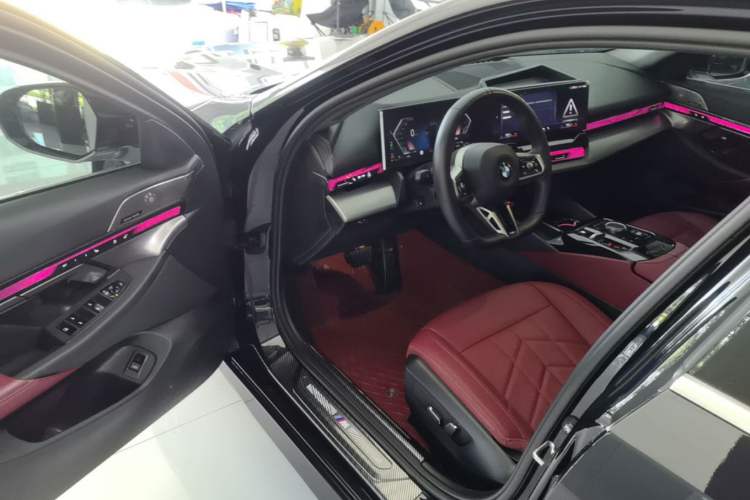 Used BMW 5 Series 2025 530Li Leading Model M Sport Package Driver Seat