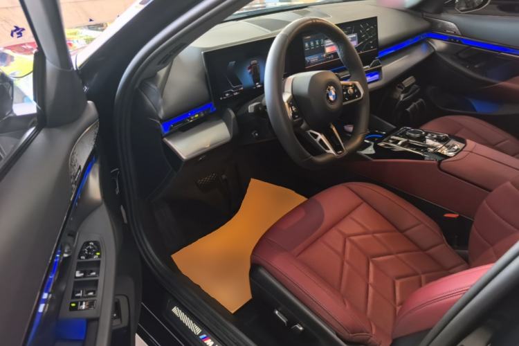 Used BMW 5 Series 2025 530Li Leading Model M Sport Package Driver Seat