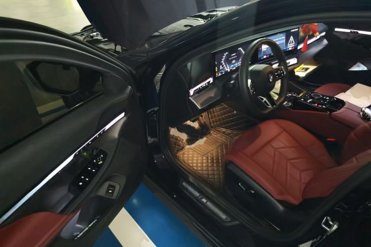 Used BMW 5 Series 2025 525Li M Sport Package Driver Seat