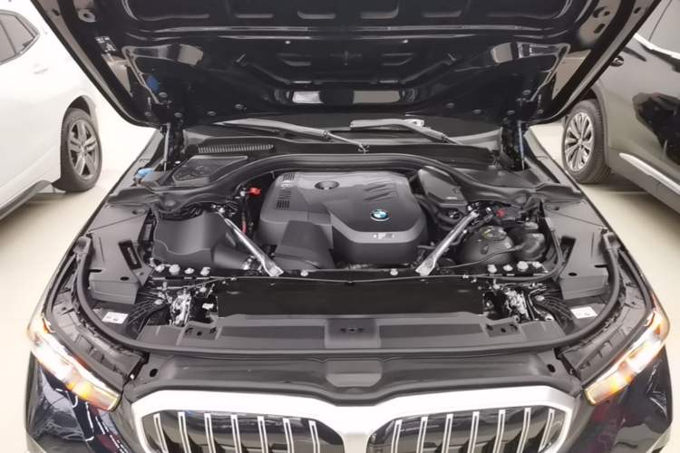 Used BMW 5 Series 2025 530Li Leading Model M Sport Package Engine Bay
