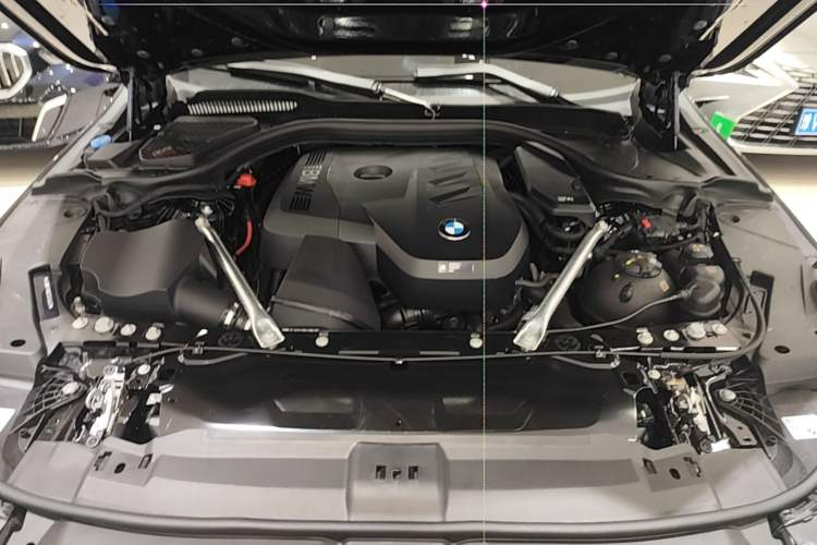 Used BMW 5 Series 2025 530Li Leading Model M Sport Package Engine Bay