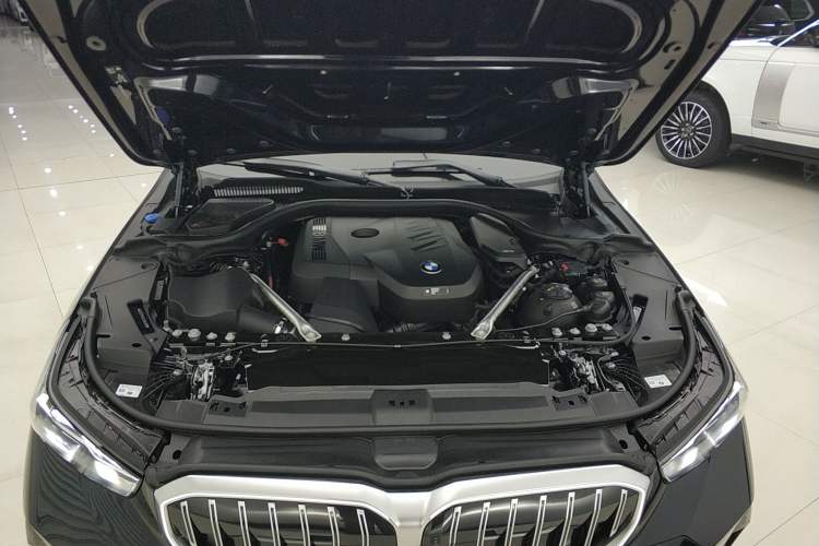 Used BMW 5 Series 2025 530Li Luxury Edition M Sport Package Engine Bay