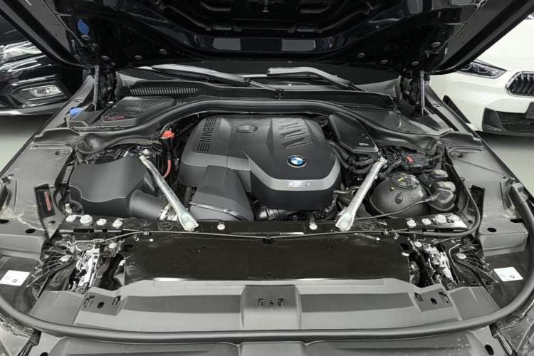 Used BMW 5 Series 2025 530Li Leading Model M Sport Package Engine Bay