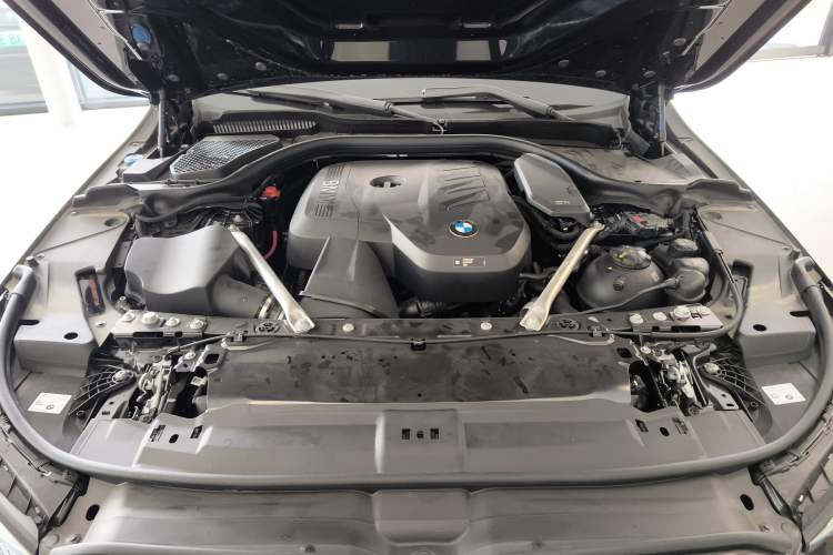 Used BMW 5 Series 2025 530Li Leading Model M Sport Package Engine Bay