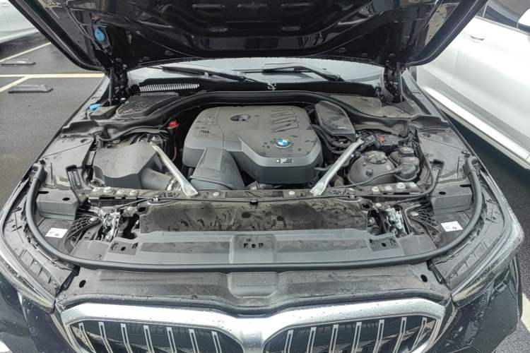 Used BMW 5 Series 2025 530Li Luxury Edition M Sport Package Engine Bay