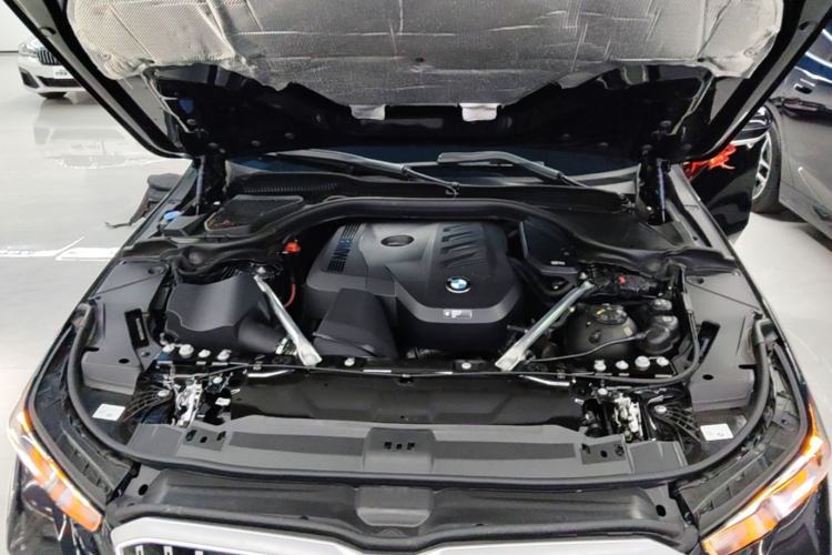 Used BMW 5 Series 2025 530Li Leading Model M Sport Package Engine Bay