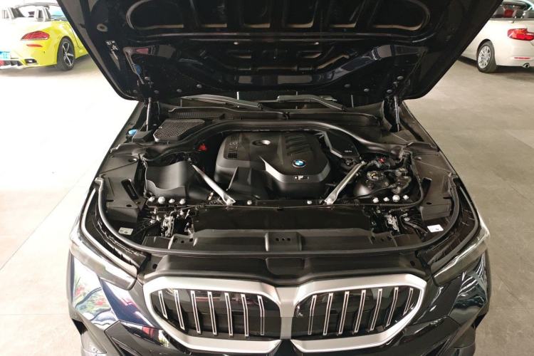 Used BMW 5 Series 2025 530Li Leading Model M Sport Package Engine Bay
