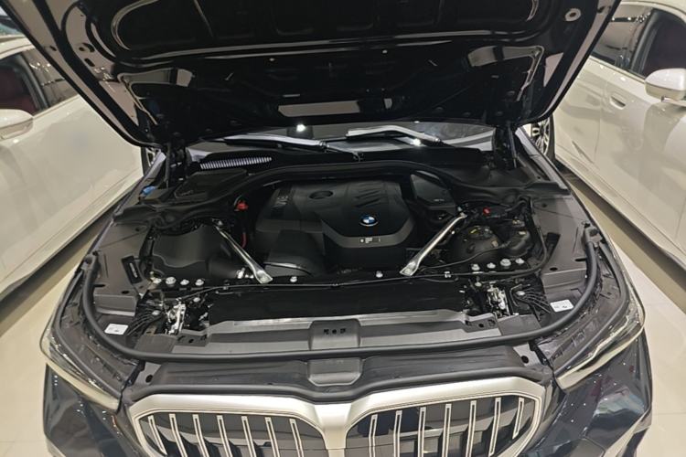 Used BMW 5 Series 2025 525Li M Sport Package Engine Bay
