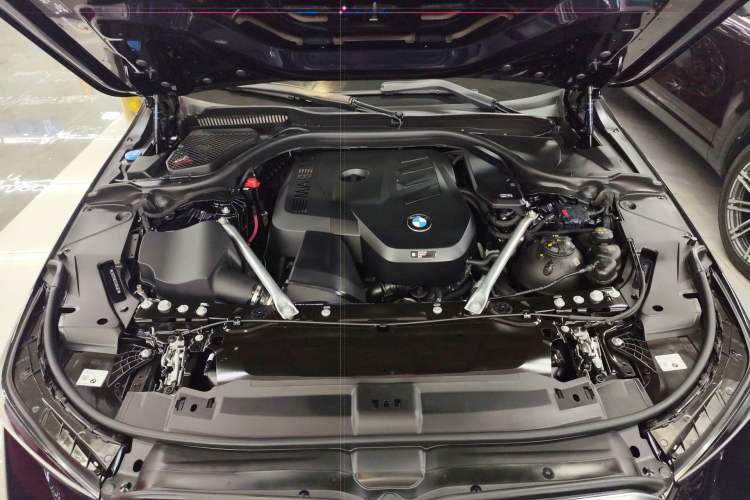 Used BMW 5 Series 2025 530Li Luxury Edition M Sport Package Engine Bay