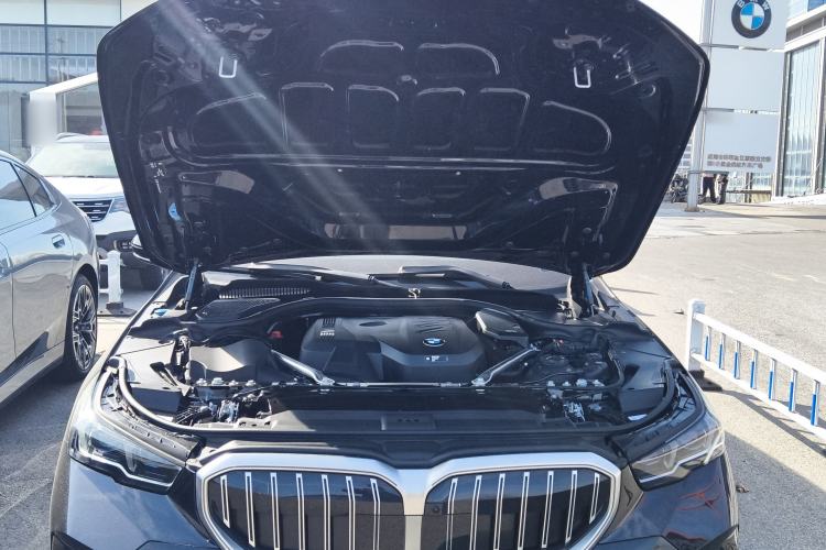 Used BMW 5 Series 2025 530Li Luxury Edition M Sport Package Engine Bay