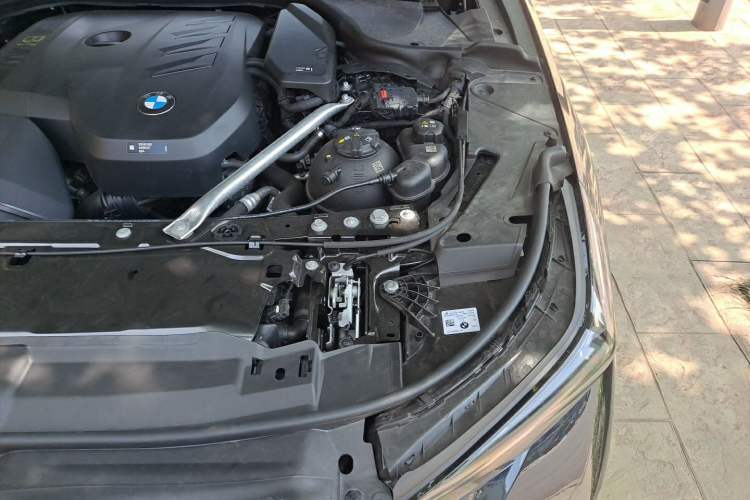 Used BMW 5 Series 2025 530Li Leading Model M Sport Package Engine Bay Left