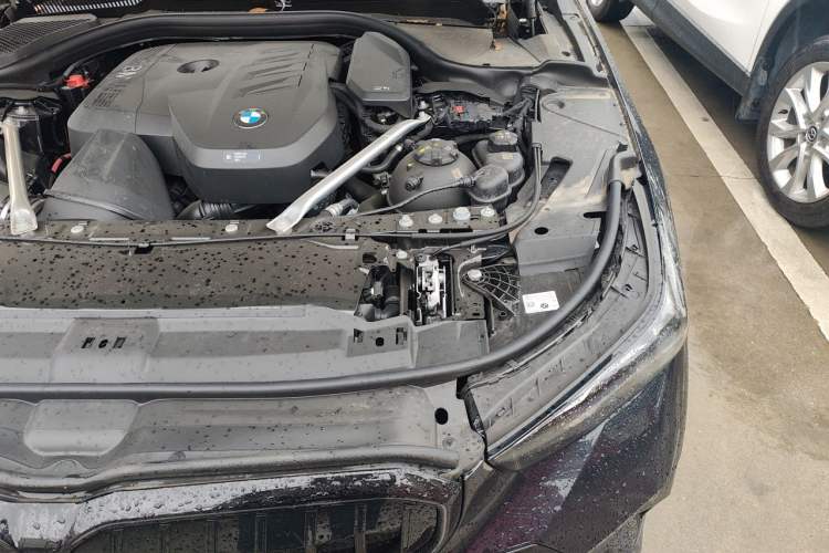 Used BMW 5 Series 2025 525Li M Sport Package Engine Bay Left