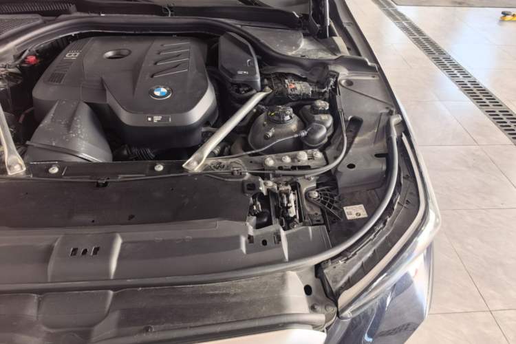 Used BMW 5 Series 2025 530Li Leading Model M Sport Package Engine Bay Left