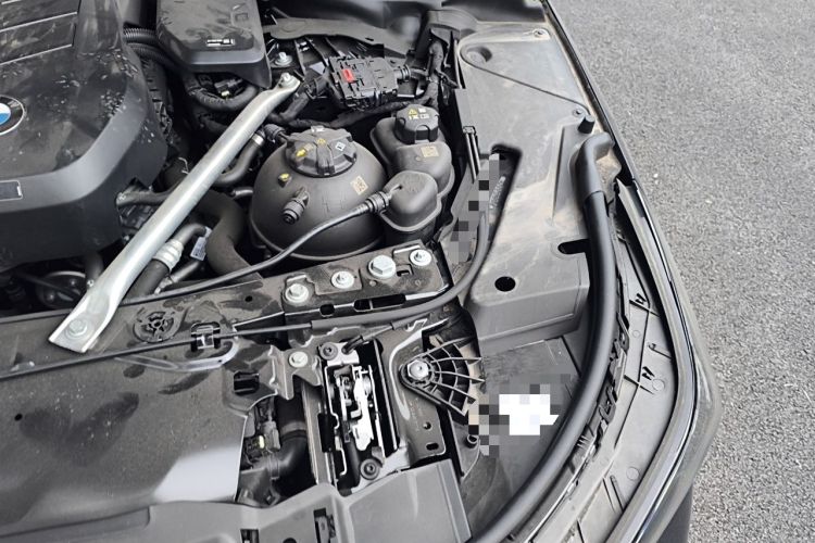 Used BMW 5 Series 2025 530Li Leading Model M Sport Package Engine Bay Left
