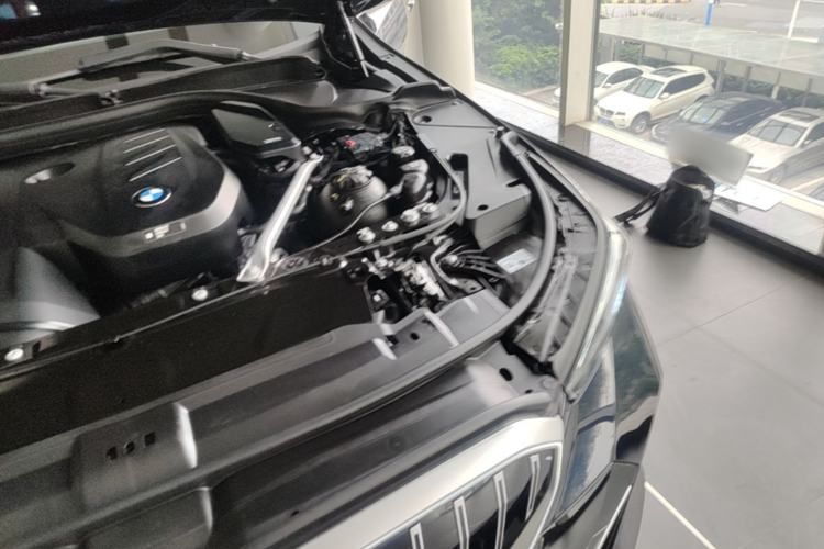 Used BMW 5 Series 2025 530Li Luxury Edition M Sport Package Engine Bay Left