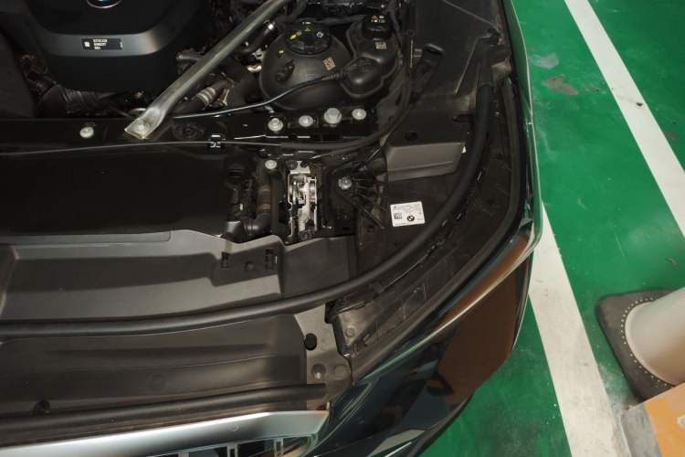 Used BMW 5 Series 2025 530Li Leading Model M Sport Package Engine Bay Left