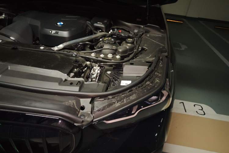 Used BMW 5 Series 2025 530Li Luxury Edition Premium Package Engine Bay Left