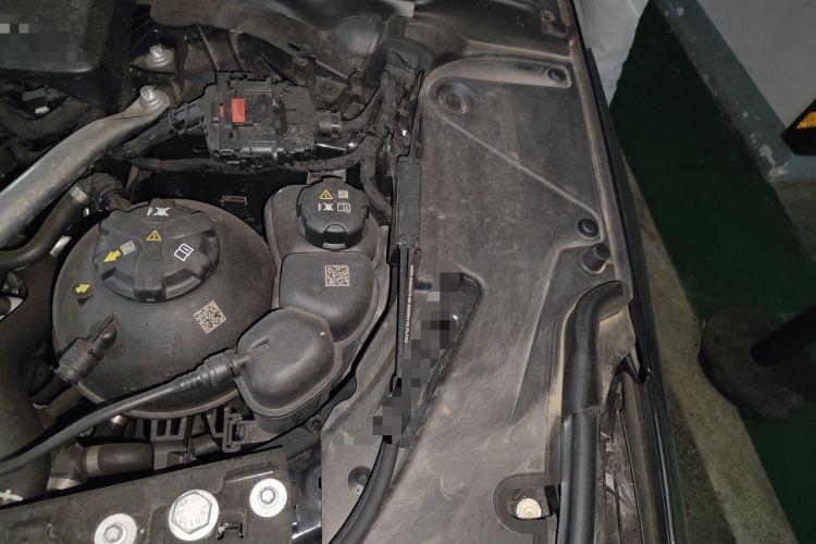 Used BMW 5 Series 2025 530Li Luxury Edition M Sport Package Engine Bay Left