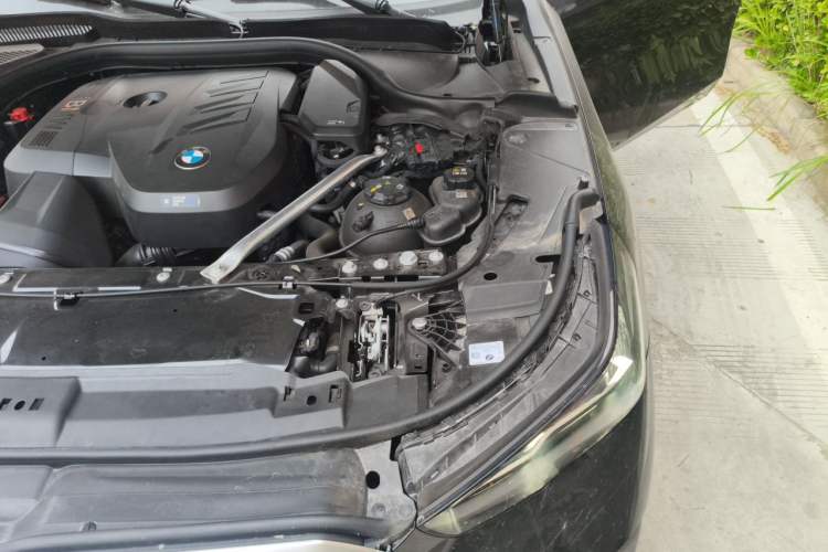 Used BMW 5 Series 2025 530Li Leading Model M Sport Package Engine Bay Left